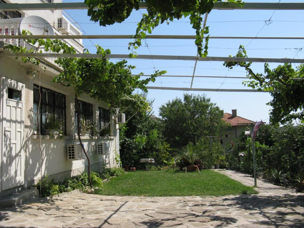 Guest House Rusalka Byala (Varna) Exterior foto